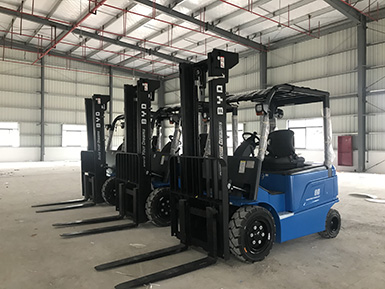 感謝蔡總的大力支持，再次購買3+1臺(tái)比亞迪叉車，祝：生意興??！